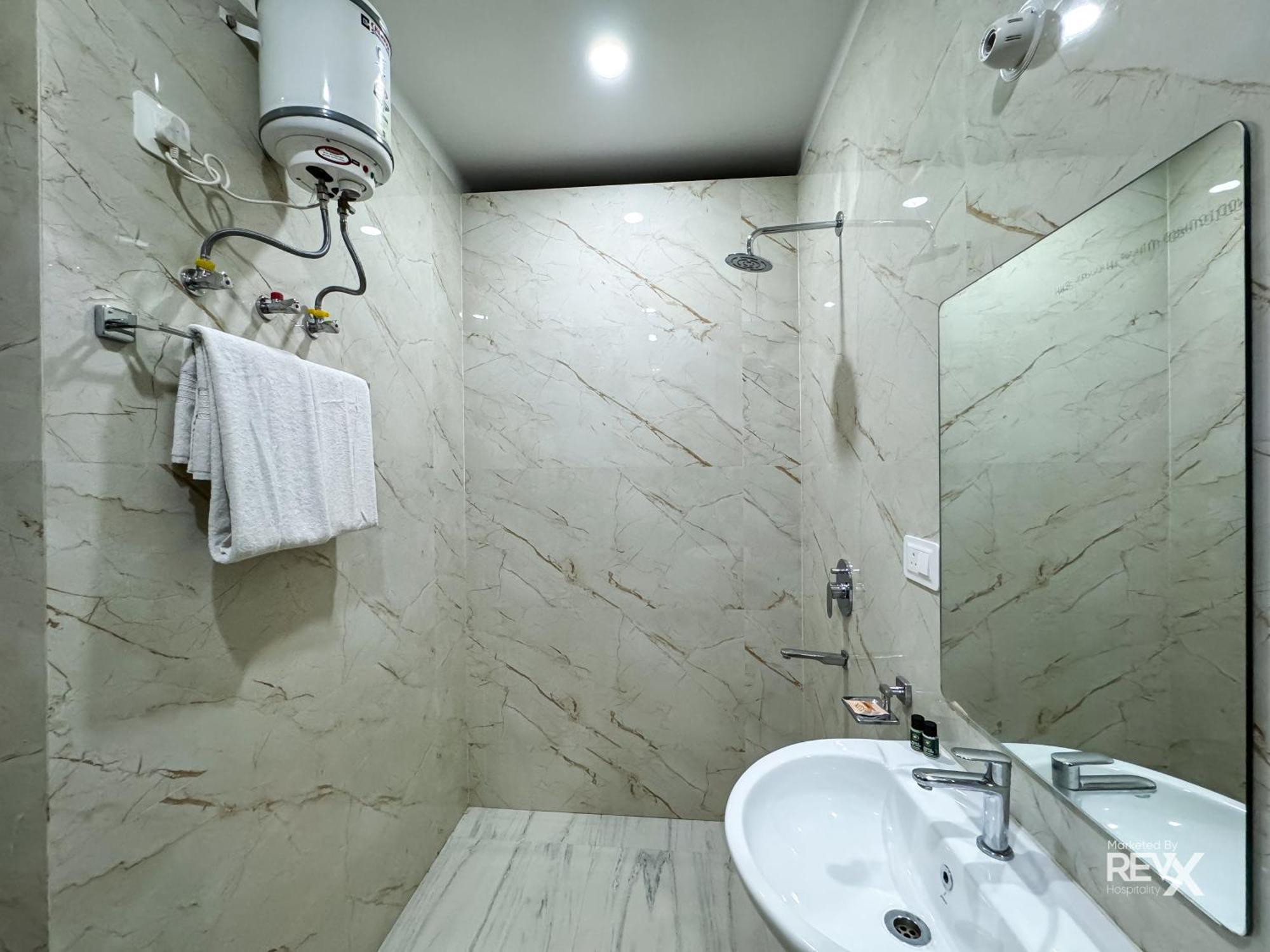 Guru Sadan A Luxe Stay Ayodhya Kültér fotó