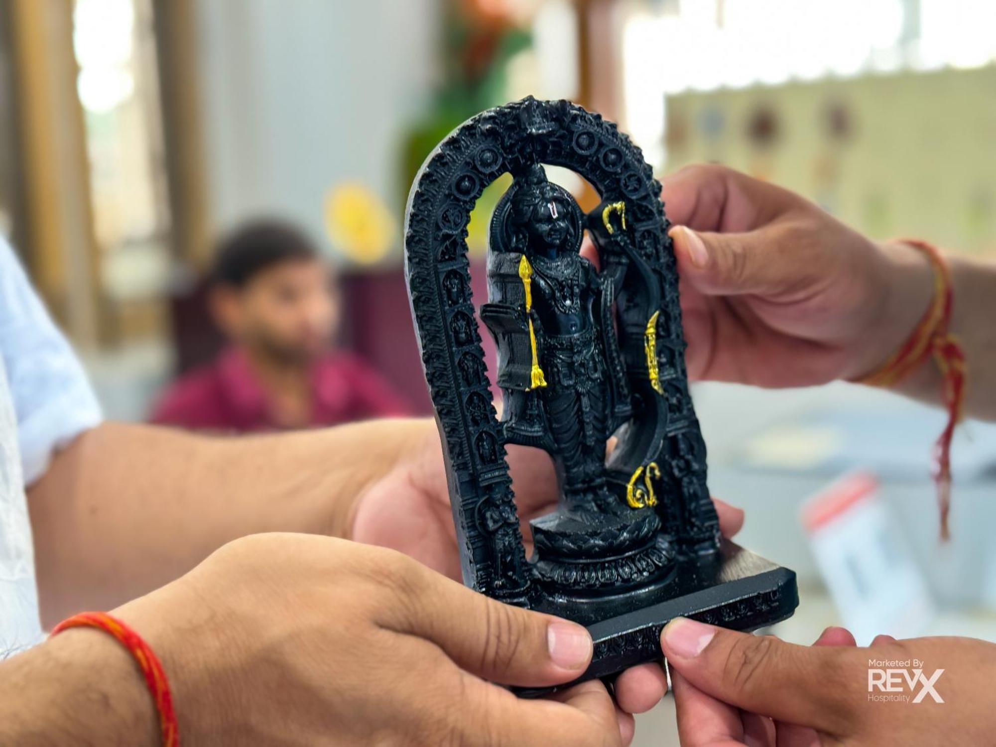 Guru Sadan A Luxe Stay Ayodhya Kültér fotó
