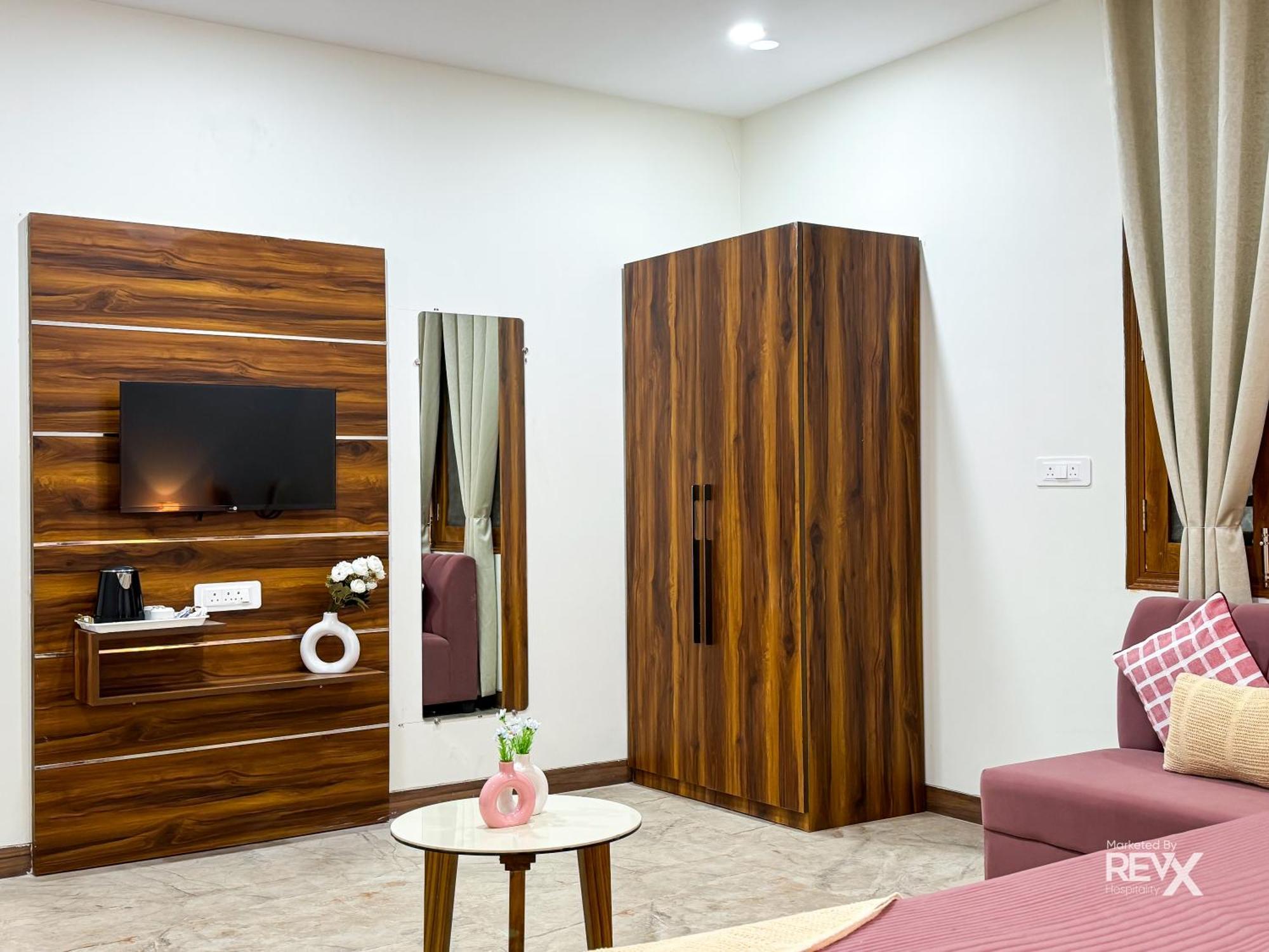 Guru Sadan A Luxe Stay Ayodhya Kültér fotó